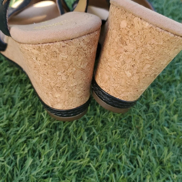 Clarks Soft Cushion Womens Helio Latitude Wedge Sandals with a Leather Upper - Picture 5 of 11